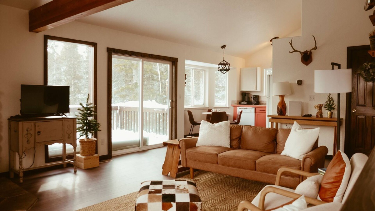 Valley of the Sun House | The Perfect Getaway Cabin- Mt. Views- Wood Stove