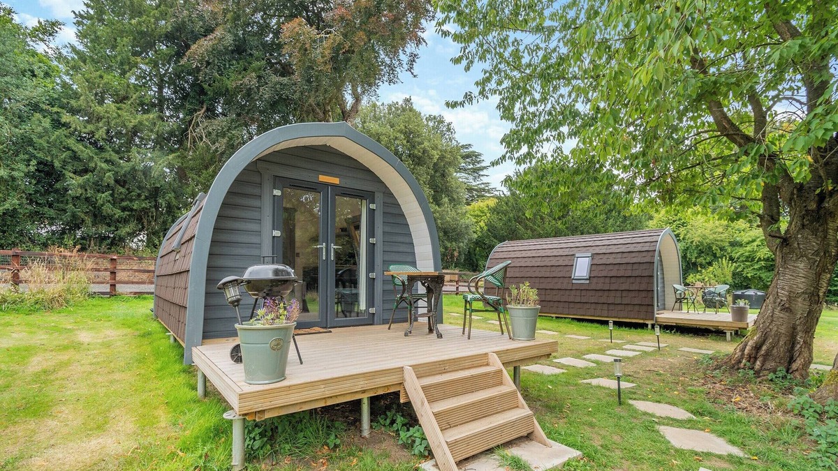 Welford Cottage | The perfect glamping spot for your next break in central England.