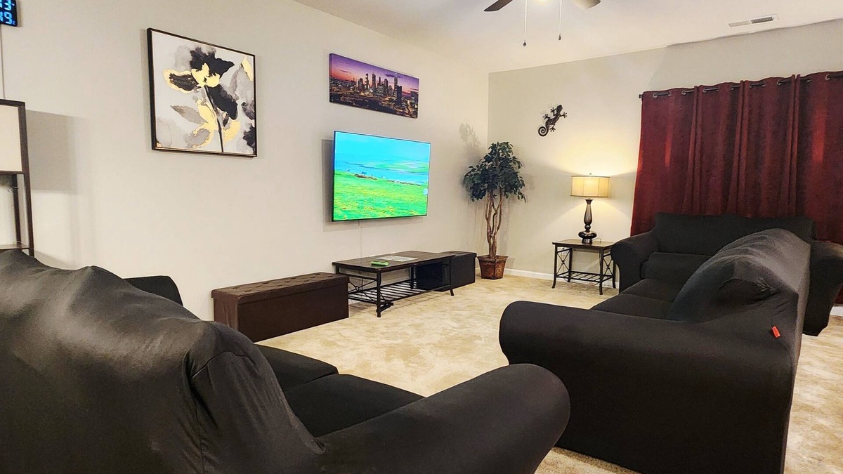 McDonough House | The Perfect Guesthouse for Family and Group Trips