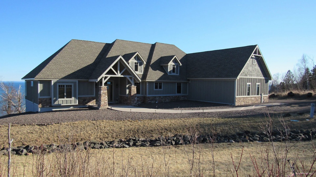 Two Harbors House | The Perfect Location for your North Shore Experience