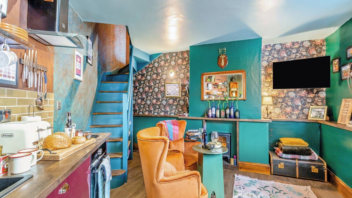 Wadsworth Cottage | The perfect romantic retreat for up to two guests.