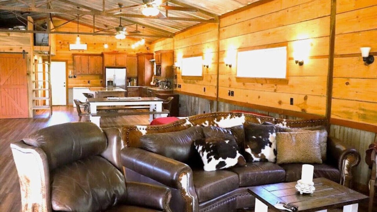 Bryan House | The Perfect Secluded Hangout!