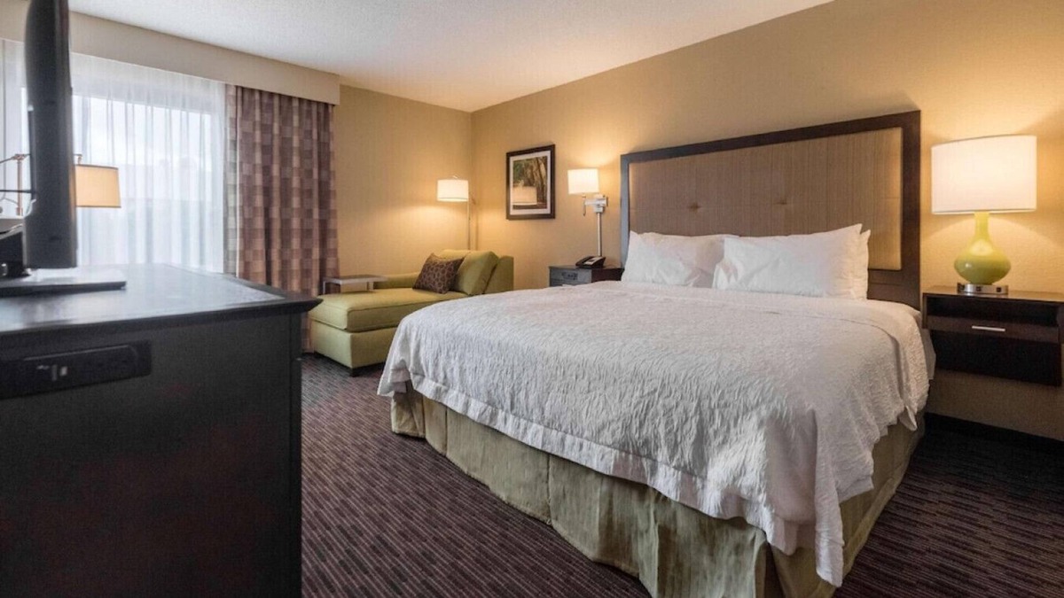 Meridian House | The Perfect Spot to Rest near Bonita Lakes Mall!-S
