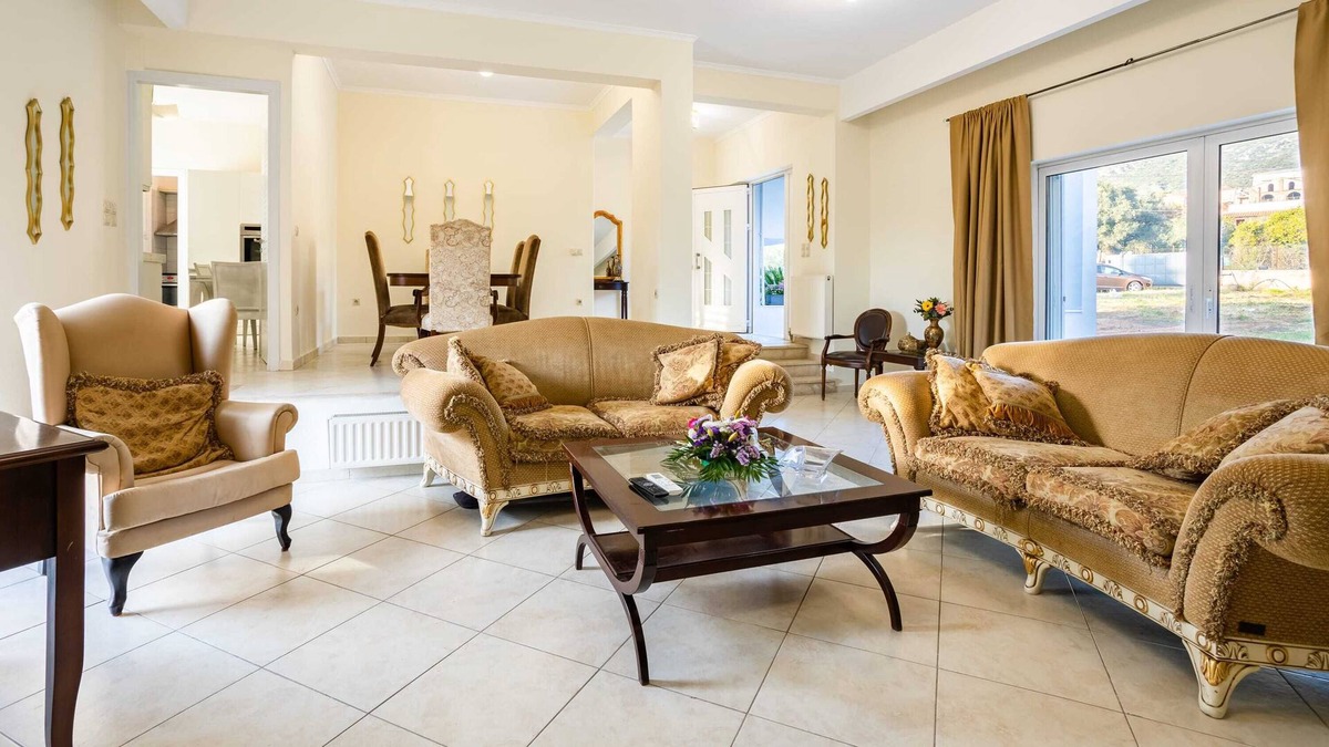 Kalamata Villa | The Perfect Suburban Getaway - Kalamata Luxury