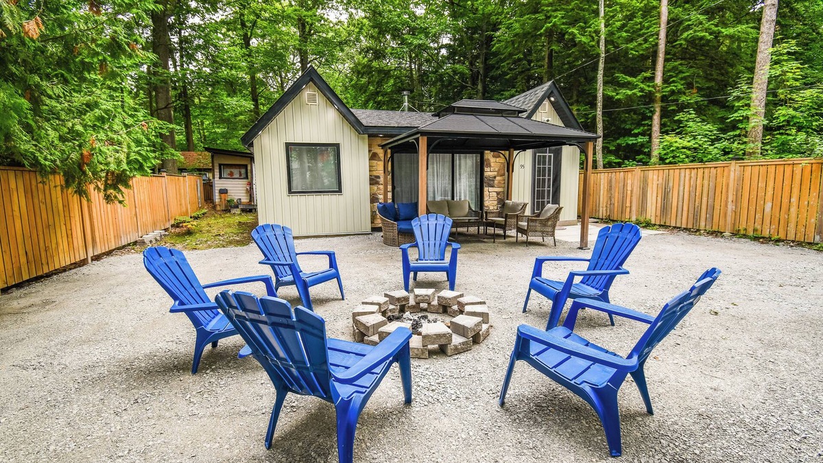 Balm Beach Cottage | The Perfect Tiny Escape in Balm Beach for you and your family!