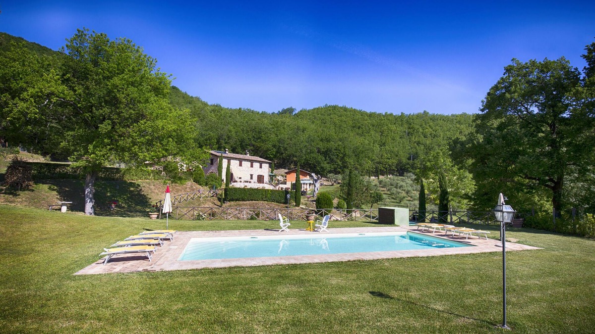Serrapetrona Villa | The perfect vacation for families and friends, in a place that will remain in your heart.