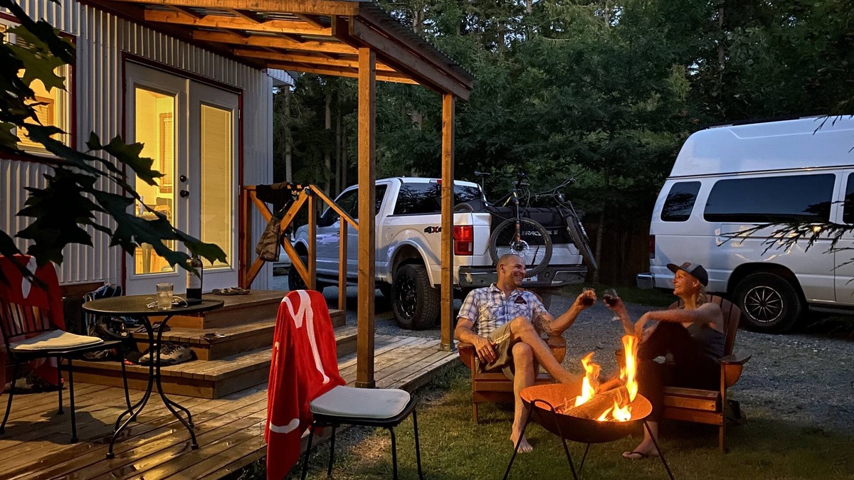 Regional District of Nanaimo House | The perfect Vancouver Island experience beside Nanaimo’s #1 lake!