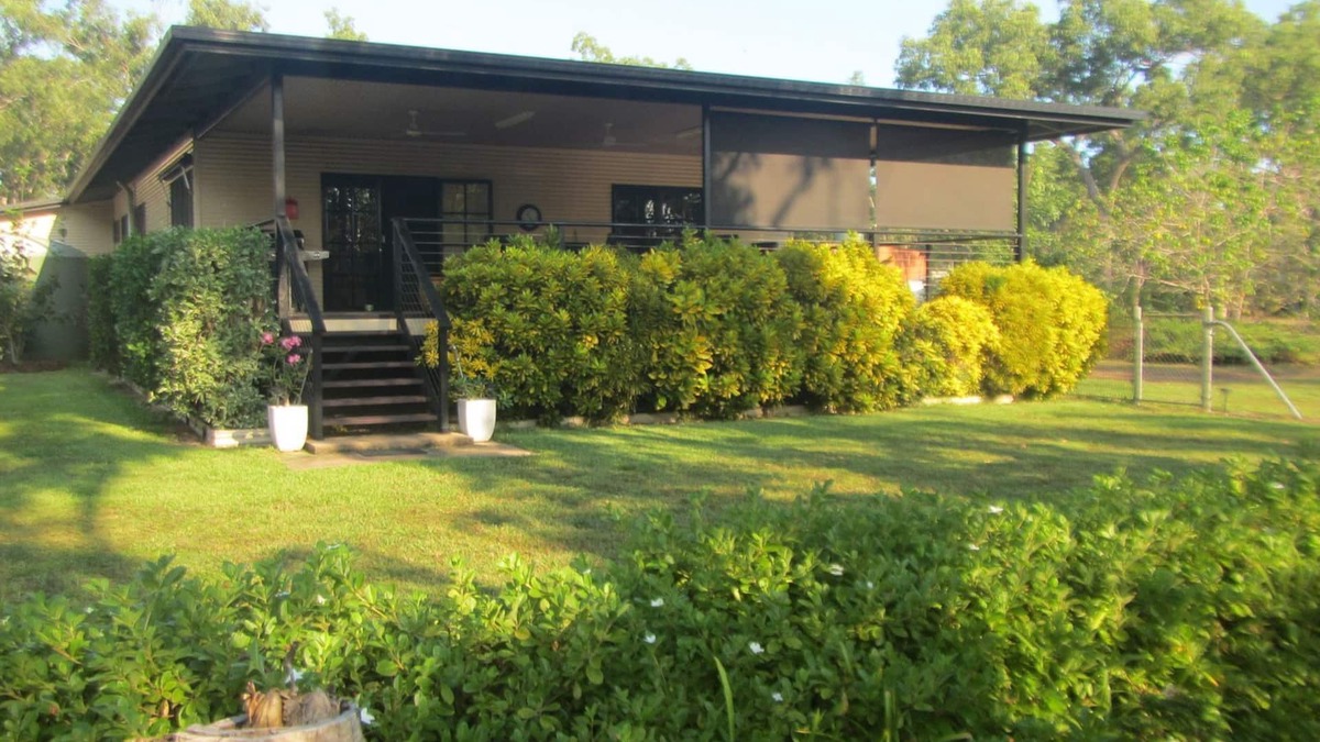 Dundee Beach House | The perfect weekend or weekday get away!