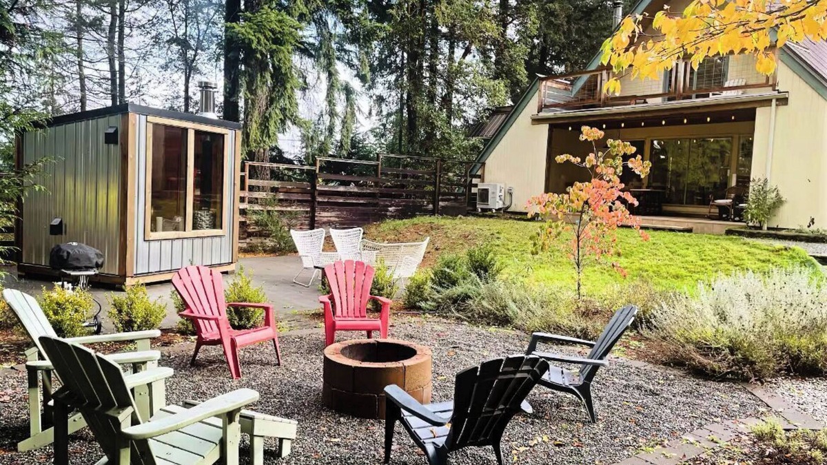 Salt Spring Island House | The Perfectly Peaceful Wildflower house & Daisy the Travelux Trailer