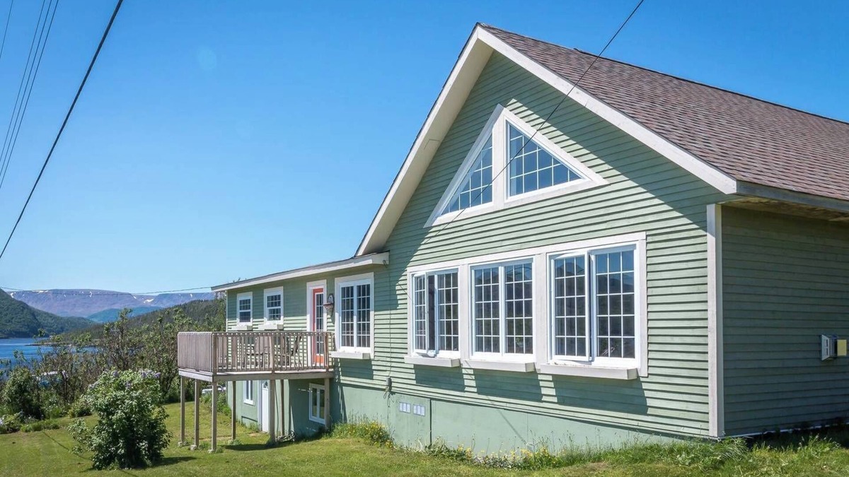 Norris Point Ski Chalet | The Peridot Chalet - where beauty and peace unite