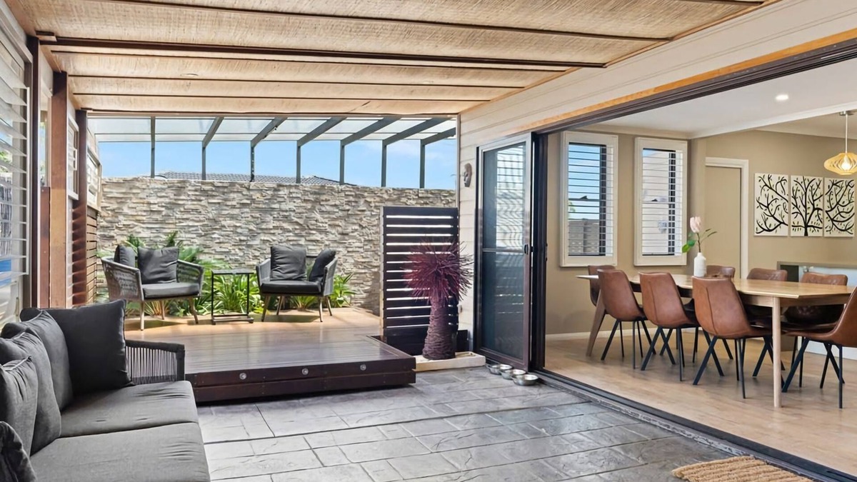 Toukley House | The Pet Friendly Pool House