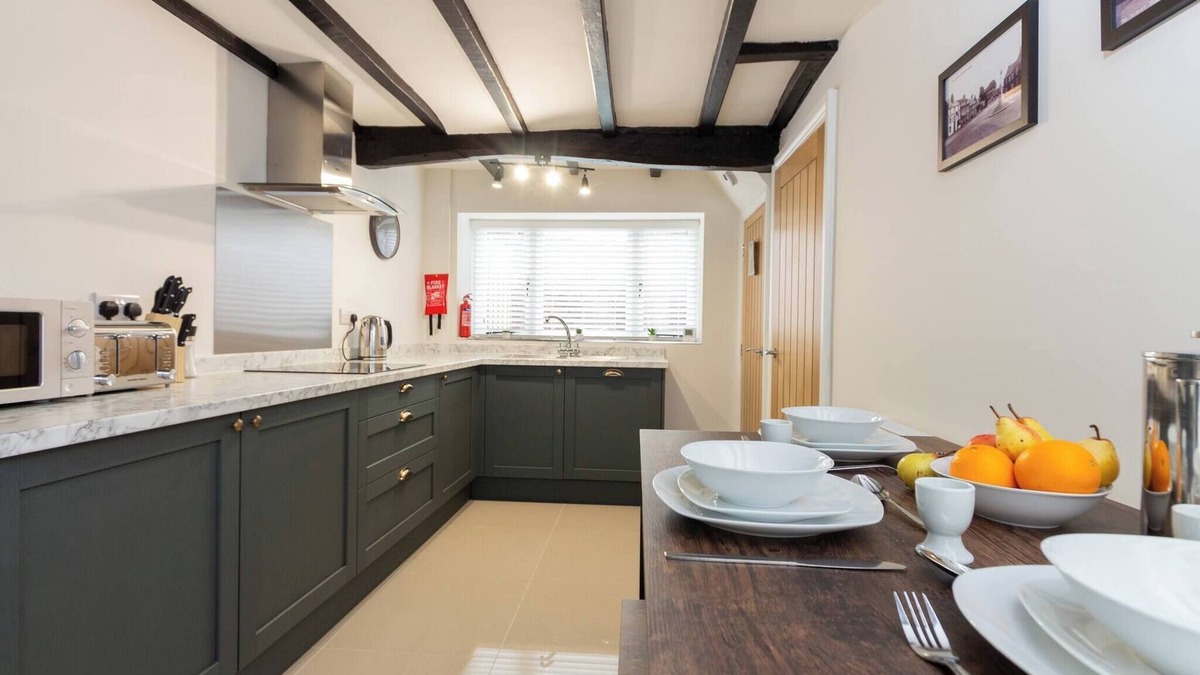 Market Bosworth House | The Piano Cottage in a Beautiful Medieval Town