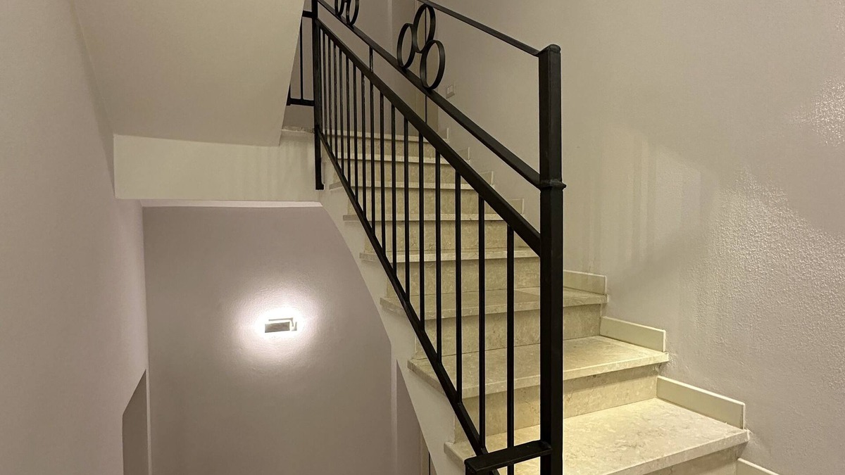Mirandola House | The Pico Rooms 2- Private patio, bathroom&WiFi