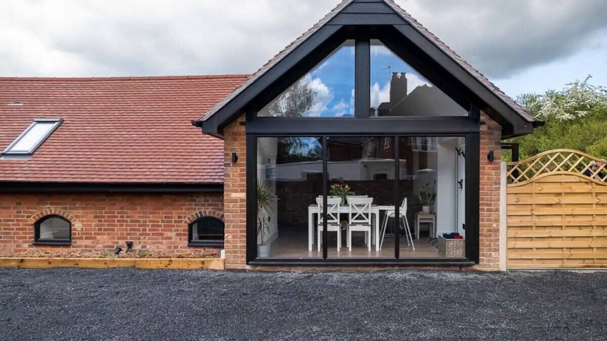 Durley House | The Piggery Barn with Hot Tub