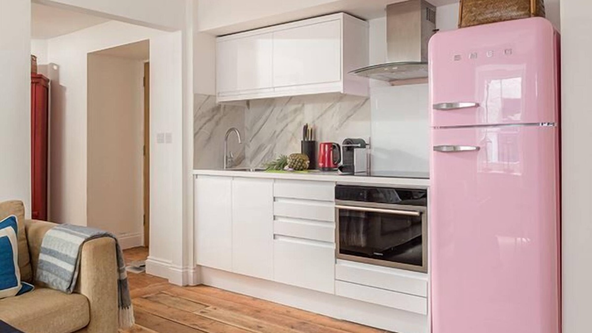 Portmellon Apartment | The Pilchard Press, The Pilchard Press on Harbourside in Mevagissey Village with FREE Parking