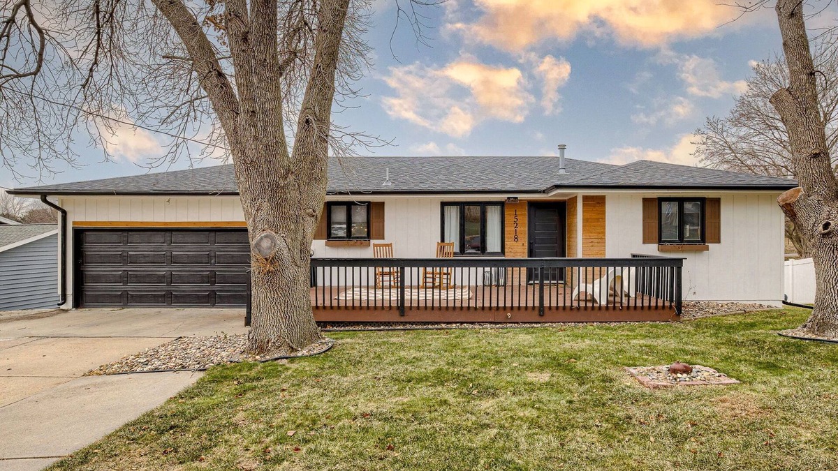 Council Bluffs House | The Pine Terrace Place, in the Heartland
