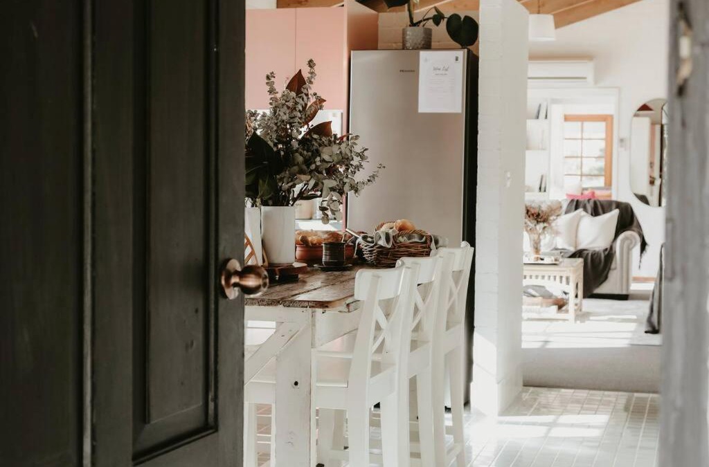 Bywong House | The Pine Tree Cottage - Charming cottage close to Canberra