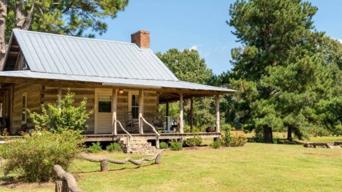 Bells Cabin | The Pines Cabin at Green Frog Farm