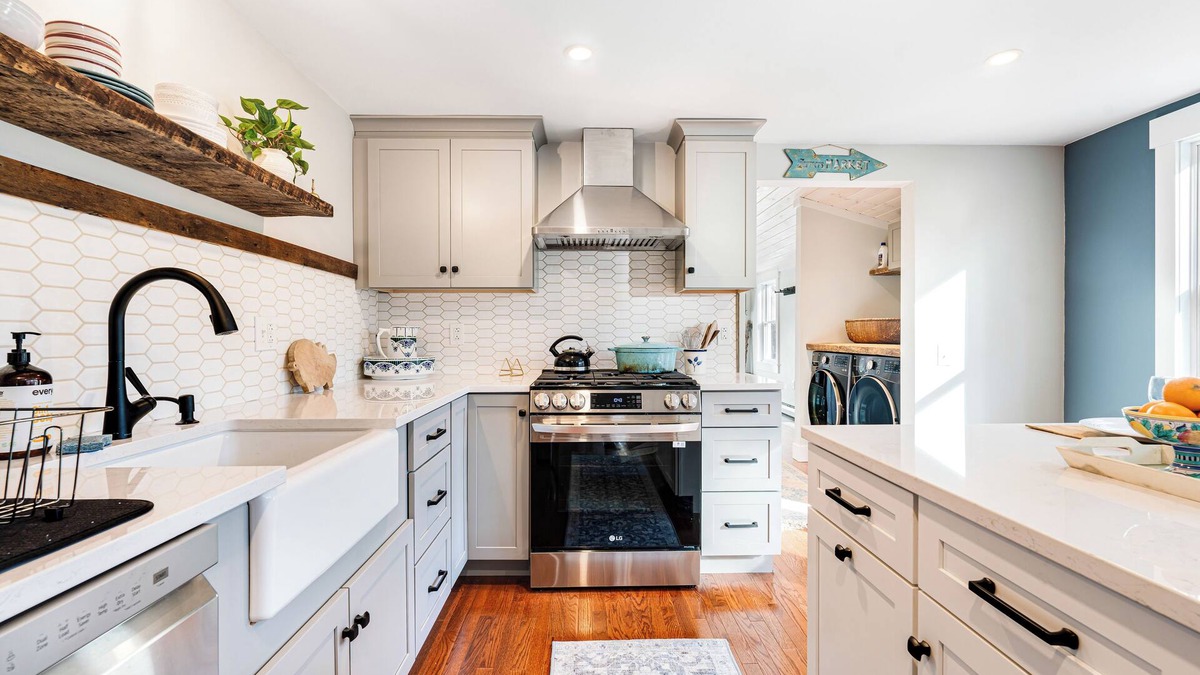 Norwich House | The Pines- Luxury Norwich home 5 miles to Dartmouth