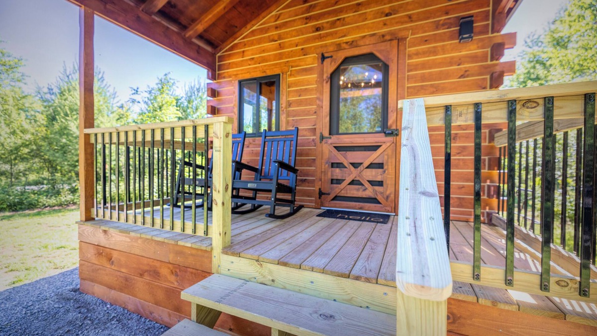 Porterfield Cabin | The Pines - New! - Menominee River Boutique Tiny Cottage