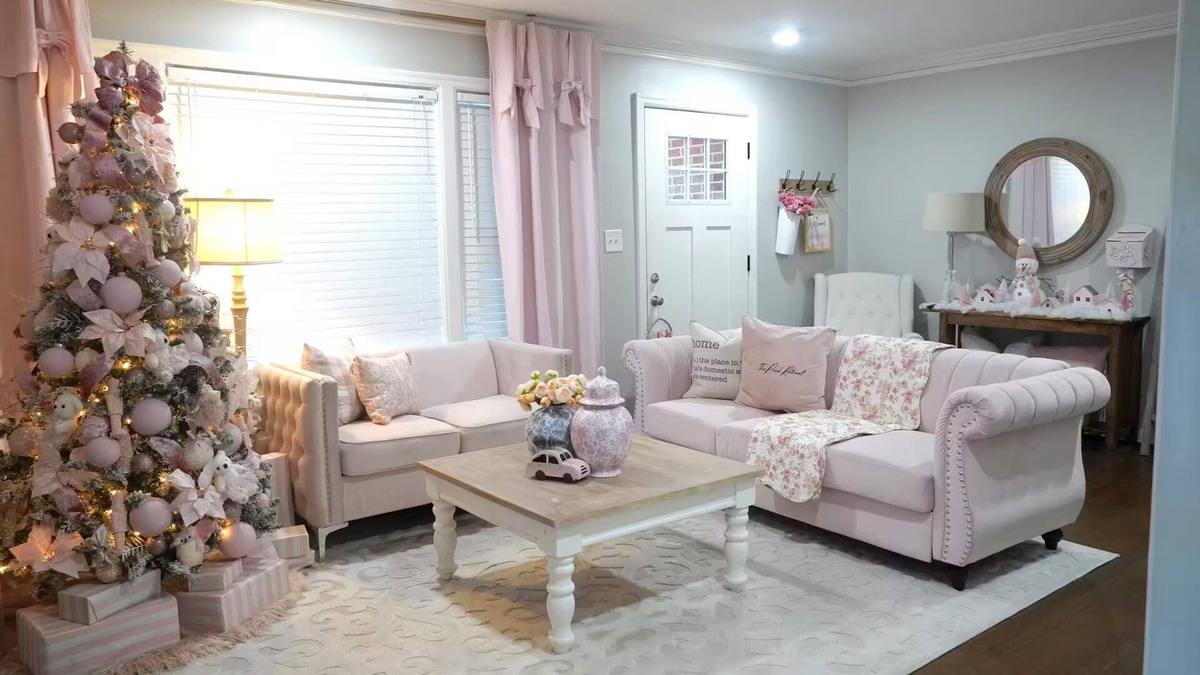 Jefferson Park Bed & Breakfast | The Pink Retreat ATL Perfect for Girls Night