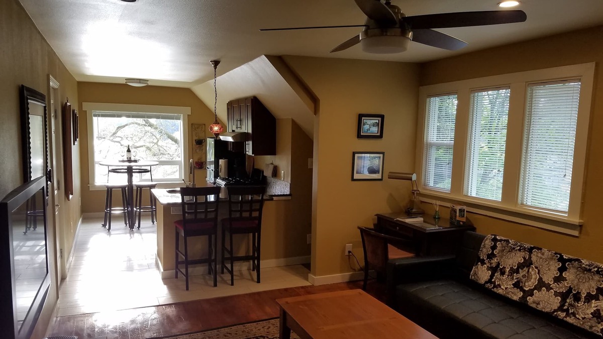 Lakewood Apartment | The Pinnacle - One bedroom waterfront