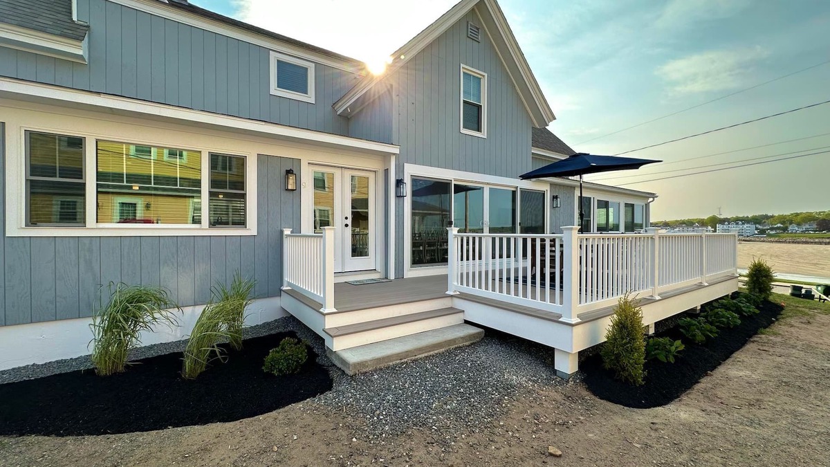 York Beach House | The Pioneer - York Beachfront living