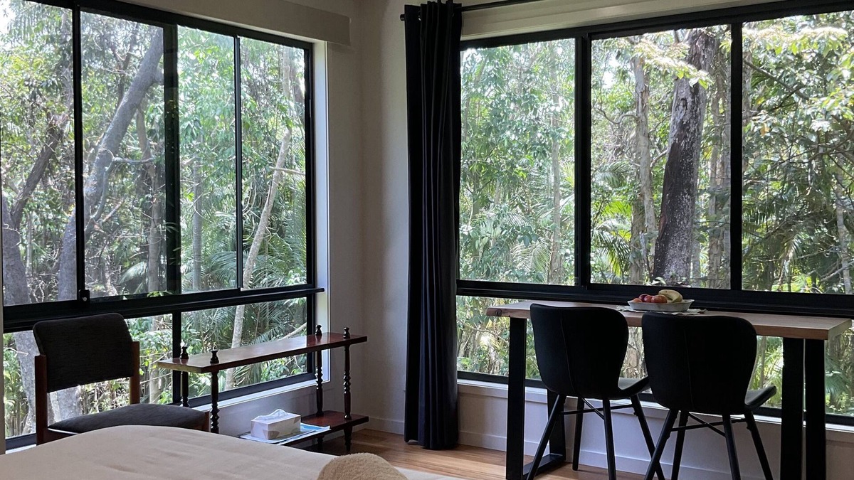 Wooloweyah Bed & Breakfast | The Pippi Room at Coast Wattle House