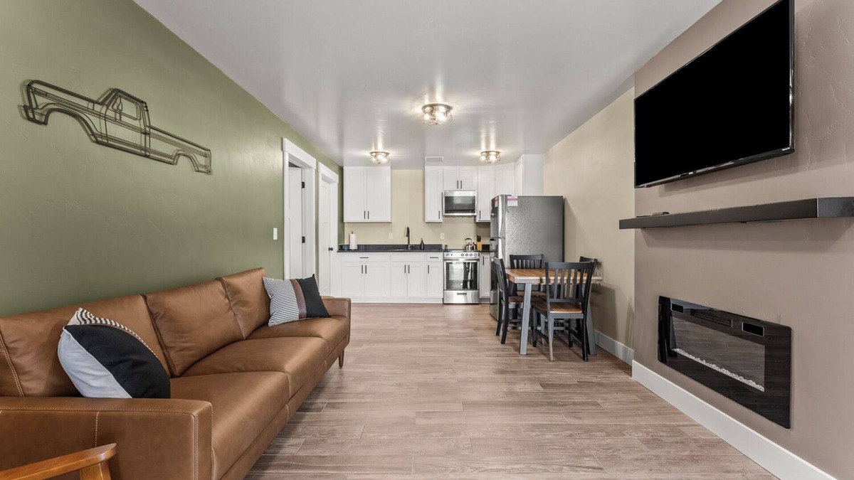 Blackfoot Apartment | The Pit Stop - Car Themed Apartment in Blackfoot