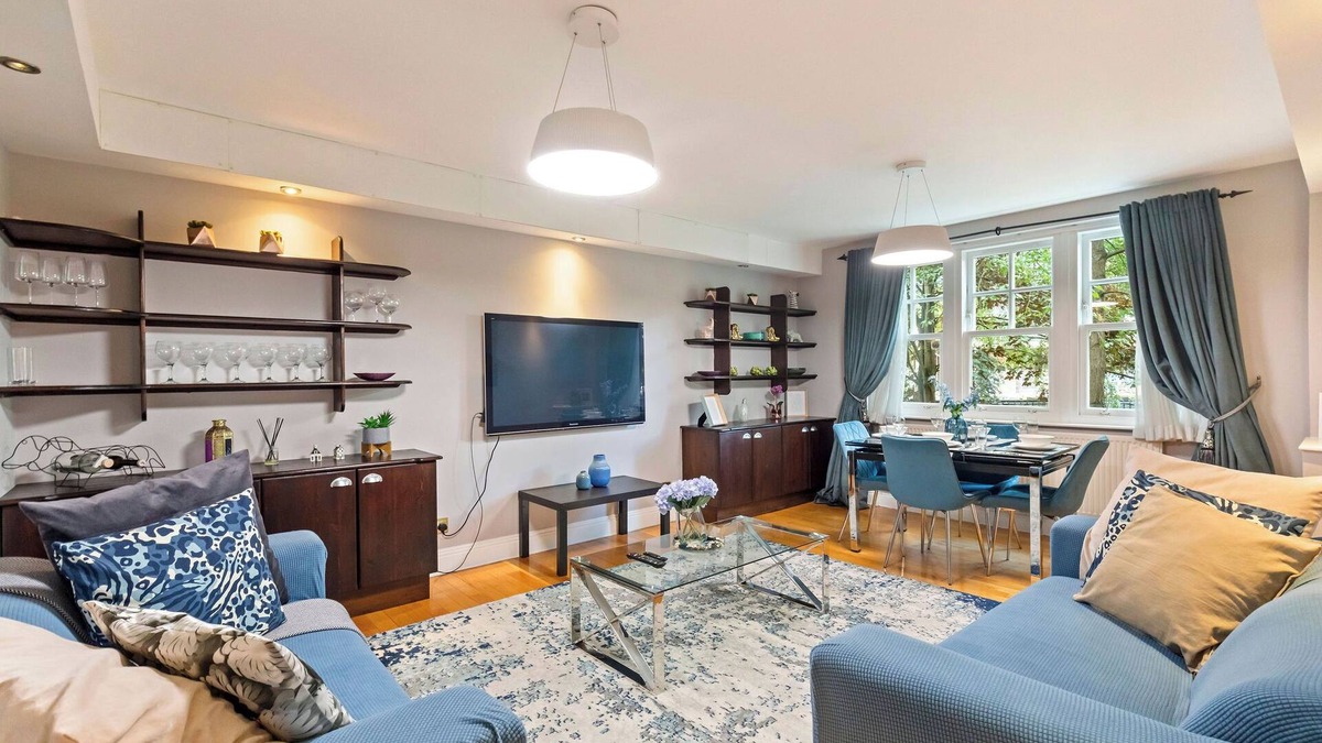 Mapesbury Apartment | The Place: 2-Bedroom Getaway