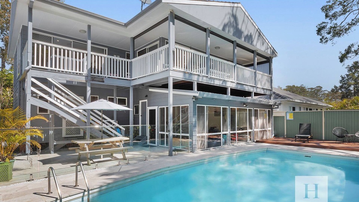 Gwandalan House | The Place - Pool, Lake, Kayaks & much more!