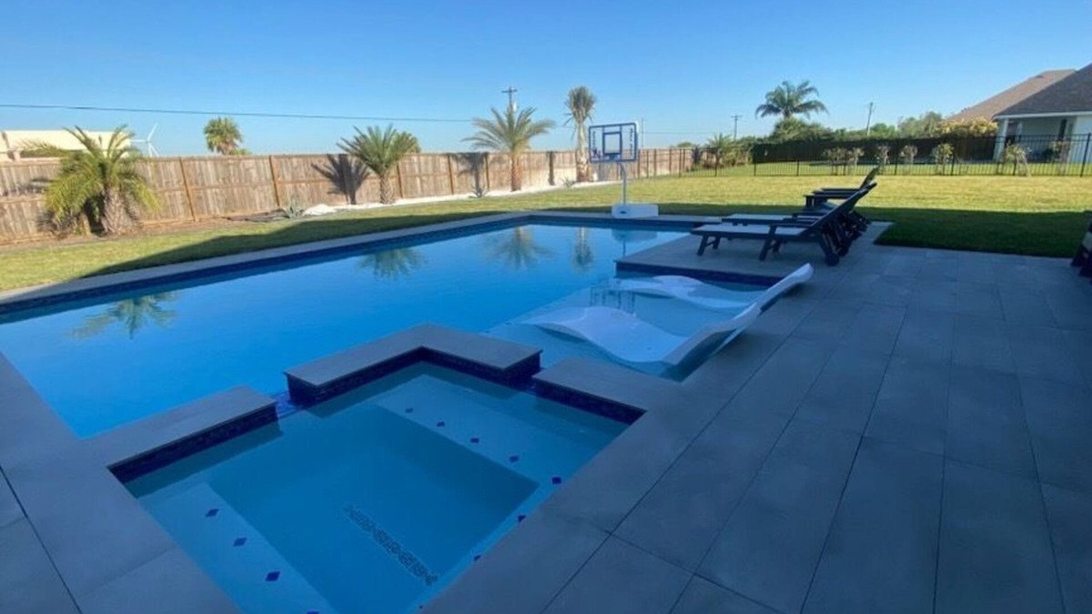 Laguna Vista House | The Playful Oasis -25CC