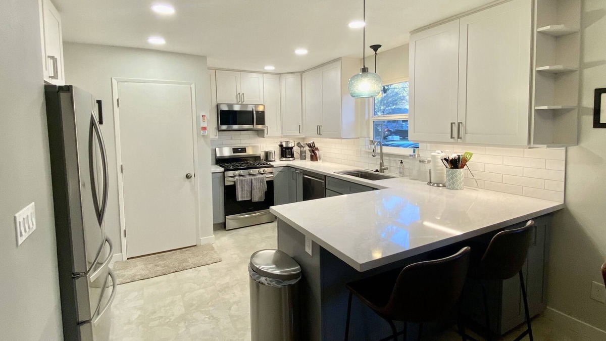 Marshall Park House | The Plum House - Safe, quiet, cozy, and close to downtown, OHSU, Lewis & Clark