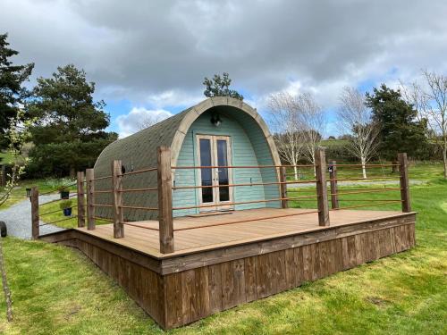 Newcastle-on-Clun Ski Chalet | The Pod Patch - Trelerney Pod