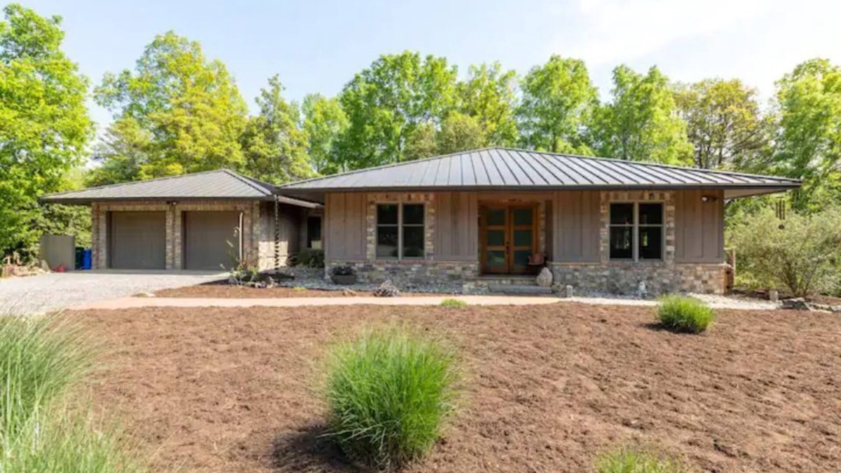 Forsyth County House | The Poet's House, Luxury and Solitude on 100 acres