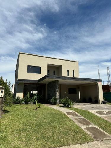 Manantial House | The Point