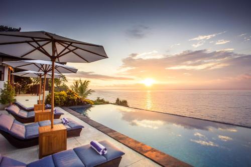 Mushroom Bay Resort | The Point Resort Lembongan