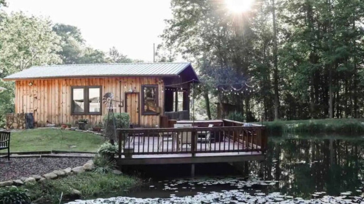 Flag Pond Cabin | The Pond House - Separate Location-No Pets - Glamping Retro
