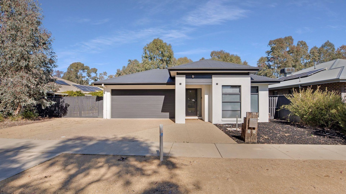 Yarrawonga House | The Pool House @ Silverwoods