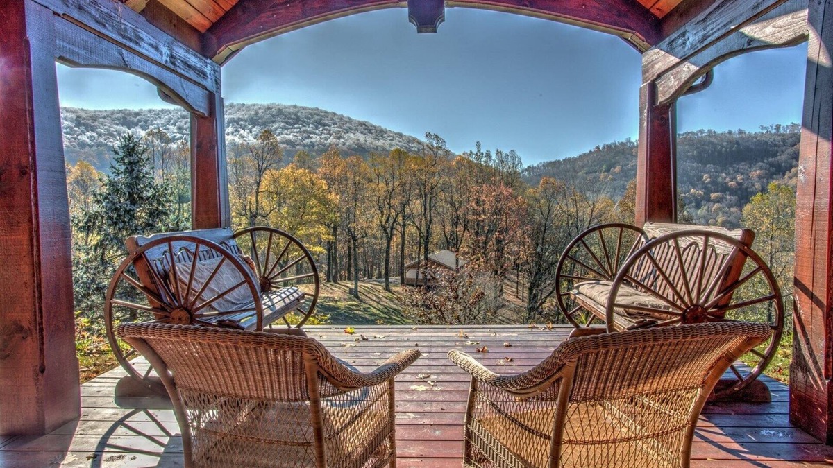 Gerton Cabin | The Poplars at Bearwallow Mountain | Two Combined Lodges| Pavilion for Weddings and Events