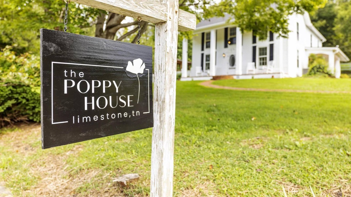 Washington County House | The Poppy House - Limestone Farmhouse Getaway