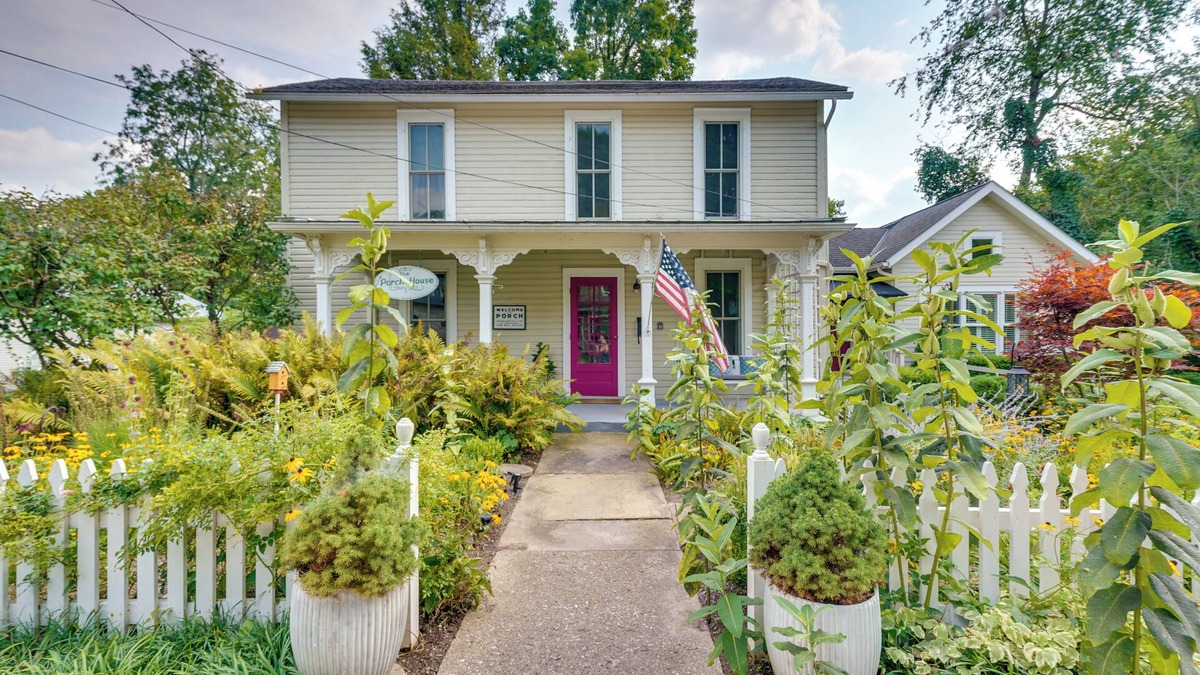 Granville House | 'The Porch House' Located in Historic Village