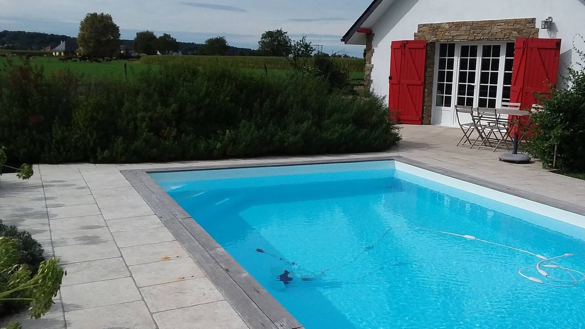 Gurmencon Ski Chalet | The Porte d'Aspe barns at the entrance to the Vallée d'Aspe