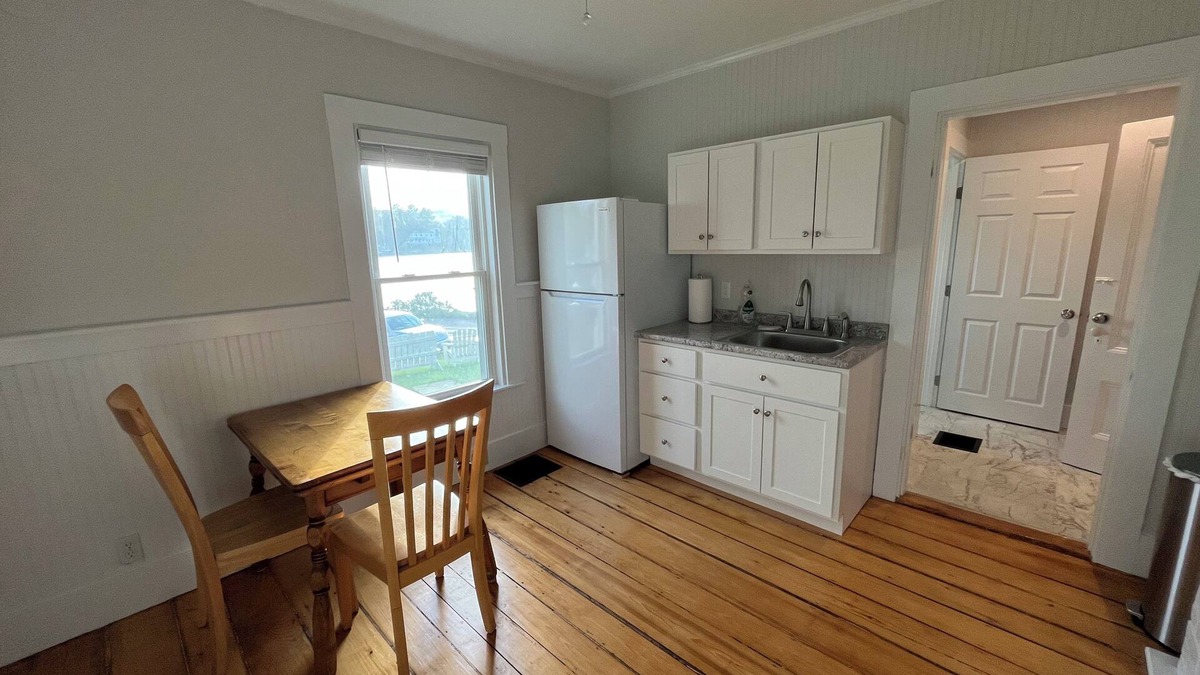 Phippsburg House | The Porthole - Seaside Suite on Popham Beach!
