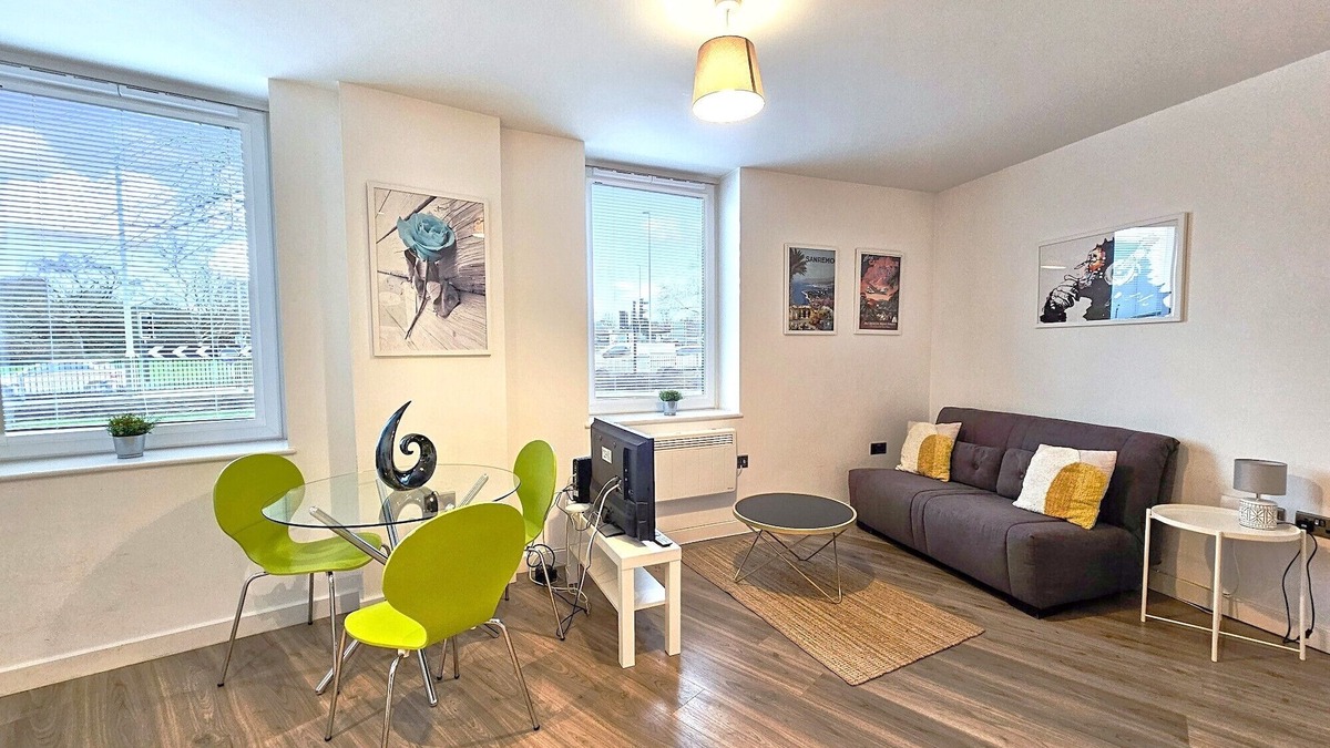 Barnwood Apartment | The Post House One by Fortuna Property, The Post House One Apartment