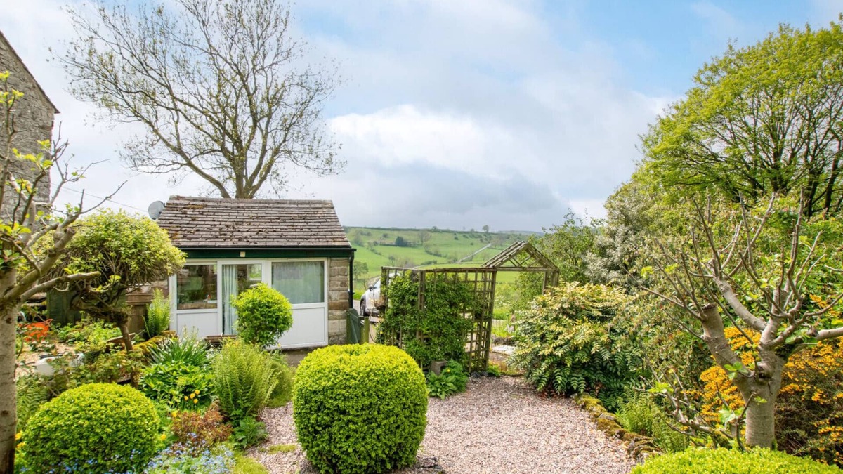 Crowdecote House | The Potting Shed - One Bedroom House, Sleeps 2