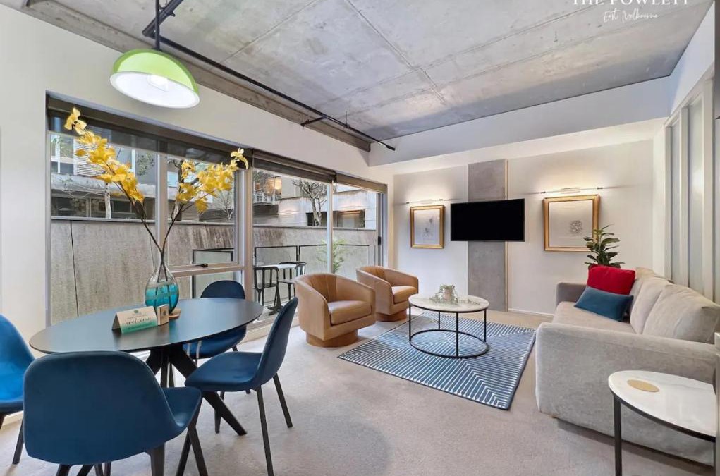 East Melbourne Apartment | The Powlett - East Melbourne by Ready Set Stay