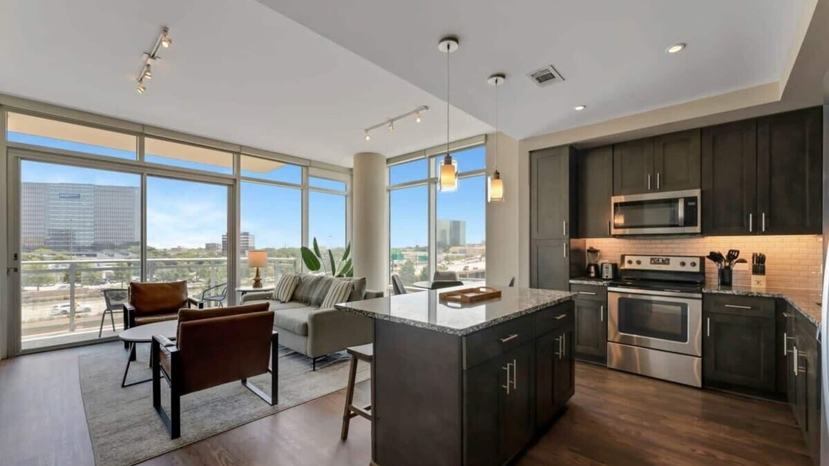 North Dallas Apartment | The Preston Beauty I Premium 2BR in Dallas