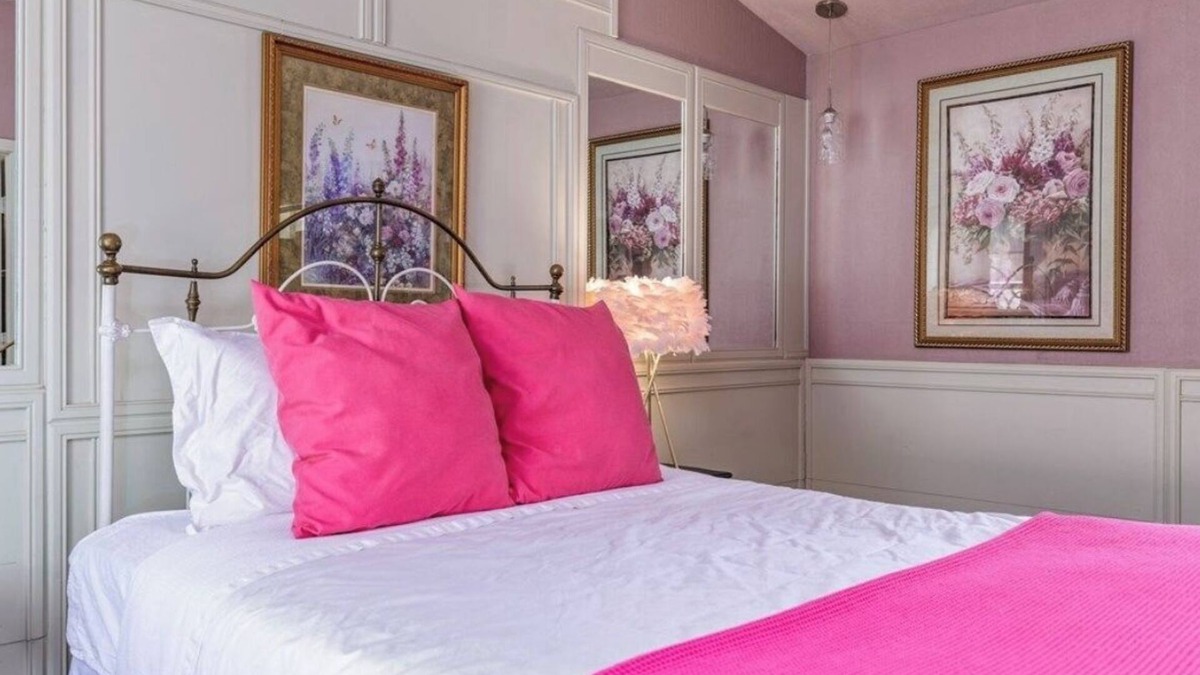 Christoval Hotel | The Prickly Pear Room - The Ranch House Motel