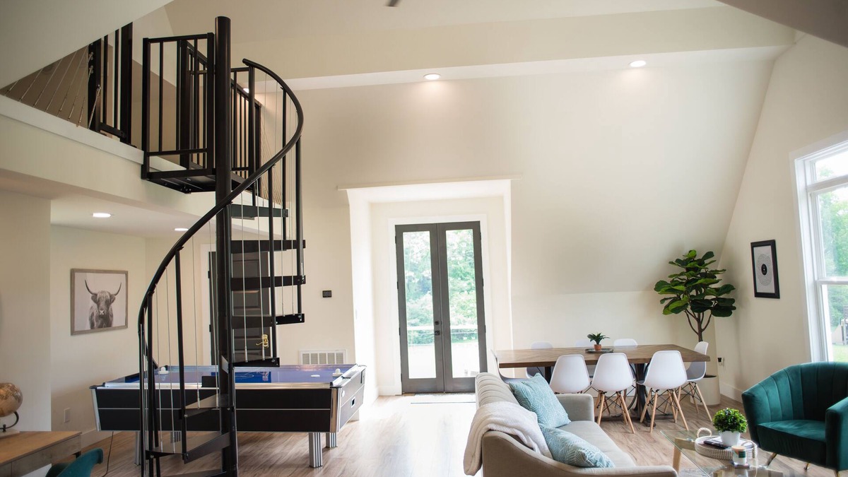 Murfreesboro House | "The Primm Loft" Private, Spacious, Clean & New